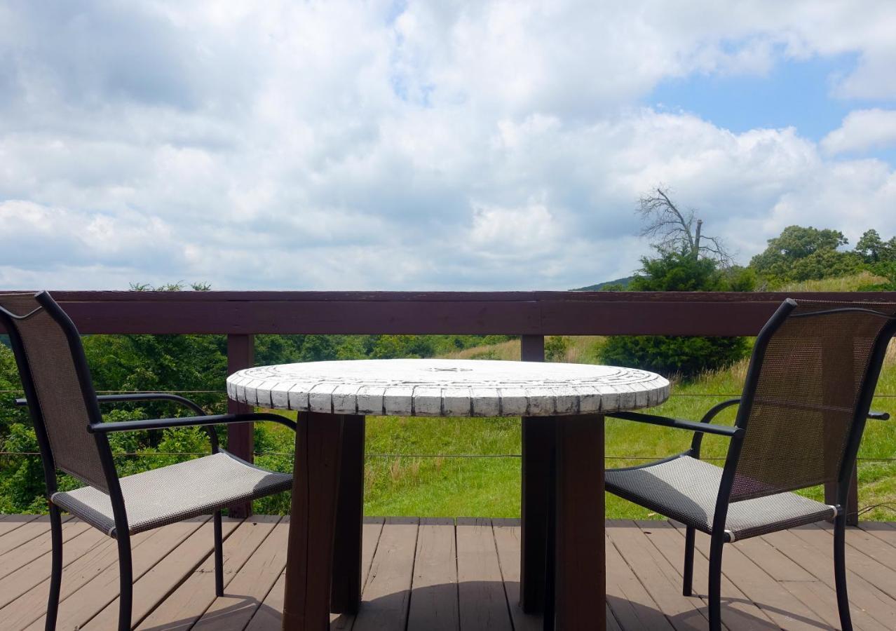 Stonewind Retreat Villa Chester Bagian luar foto