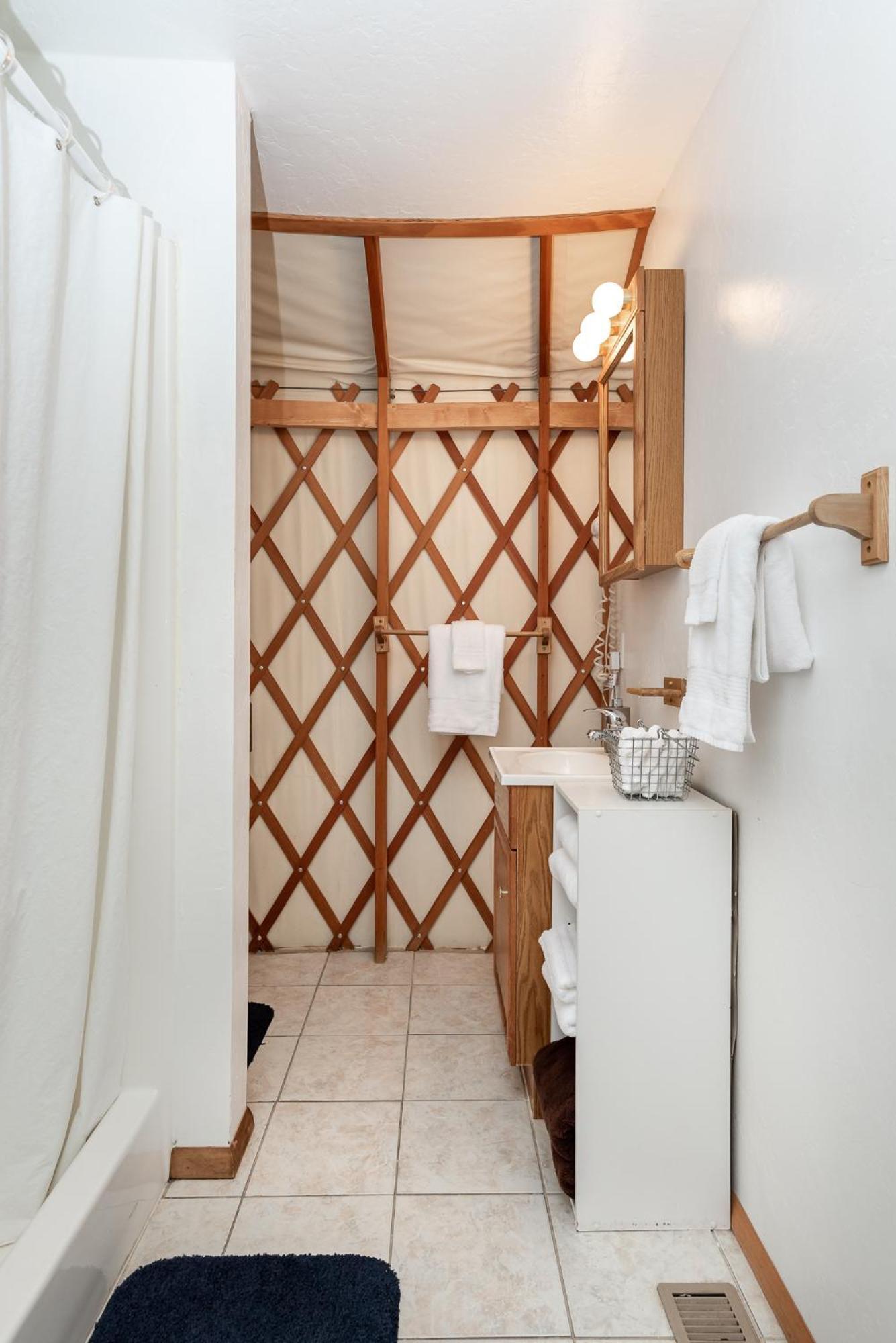 Stonewind Retreat Villa Chester Bagian luar foto